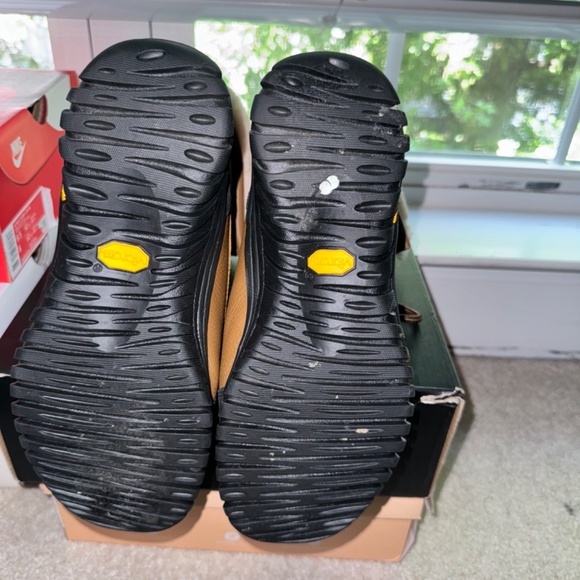 UGG Boots - Picture 2 of 3